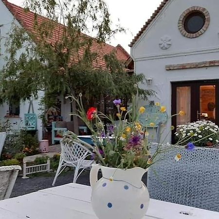 Kaptalantoti Piac Vendeghaz酒店 外观 照片